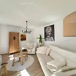 Apartment Bernstein